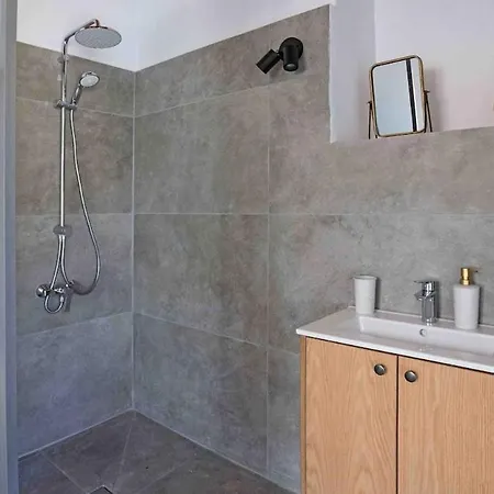 Stonebuilt Hiddenhouse