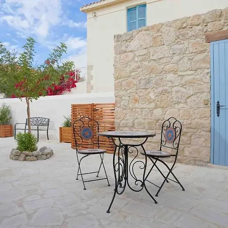 Stonebuilt Hiddenhouse * Paphos