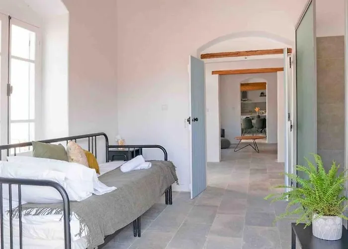 Stonebuilt Hiddenhouse