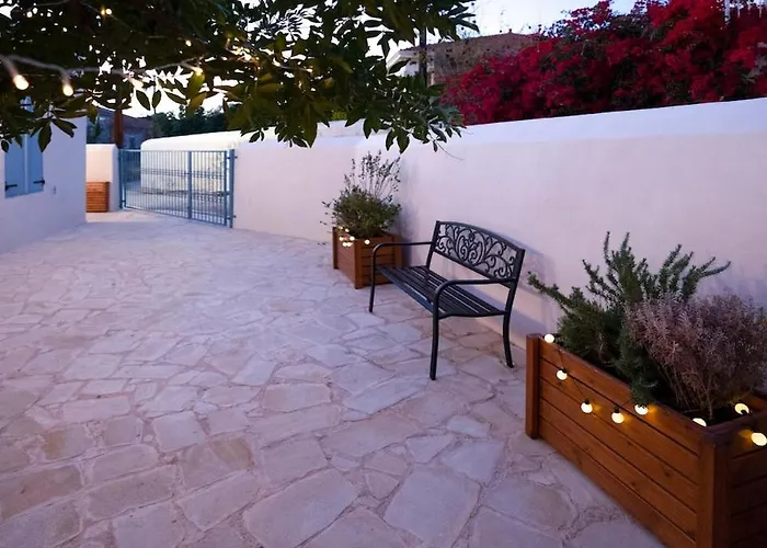 Stonebuilt Hiddenhouse * Paphos