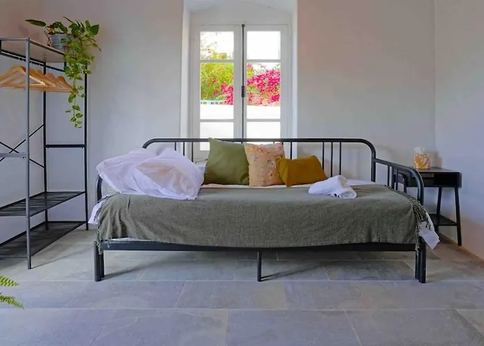 Stonebuilt Hiddenhouse *