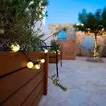 Stonebuilt Hiddenhouse بيت للعطل بافوس