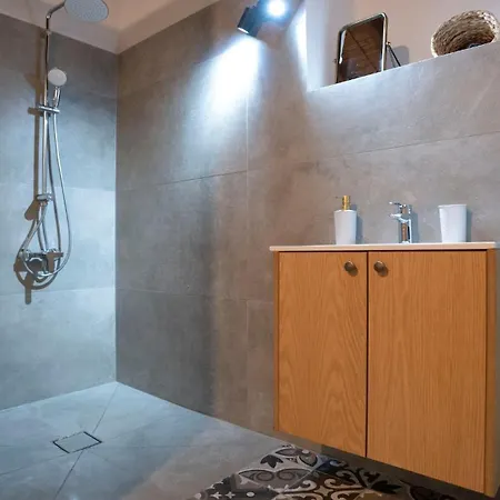 Stonebuilt Hiddenhouse Дом отдыха Пафос