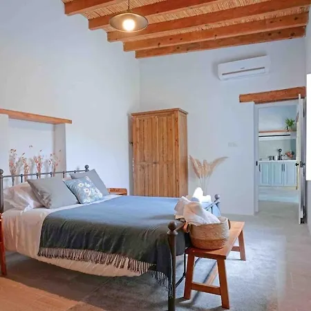 Stonebuilt Hiddenhouse *