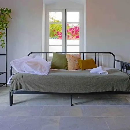 Stonebuilt Hiddenhouse *