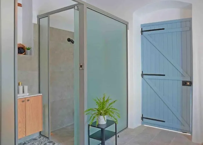 Stonebuilt Hiddenhouse