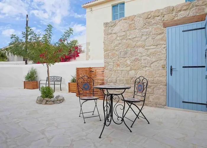 Stonebuilt Hiddenhouse * Paphos