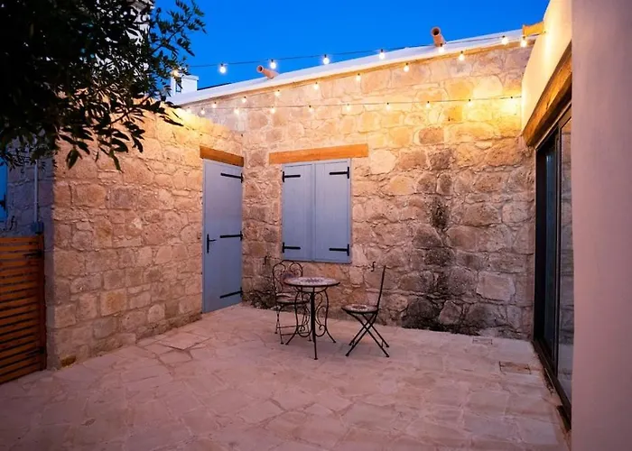 Stonebuilt Hiddenhouse *